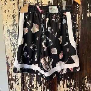 Nike Women's Fly Crossover Basketball Shorts size XS.